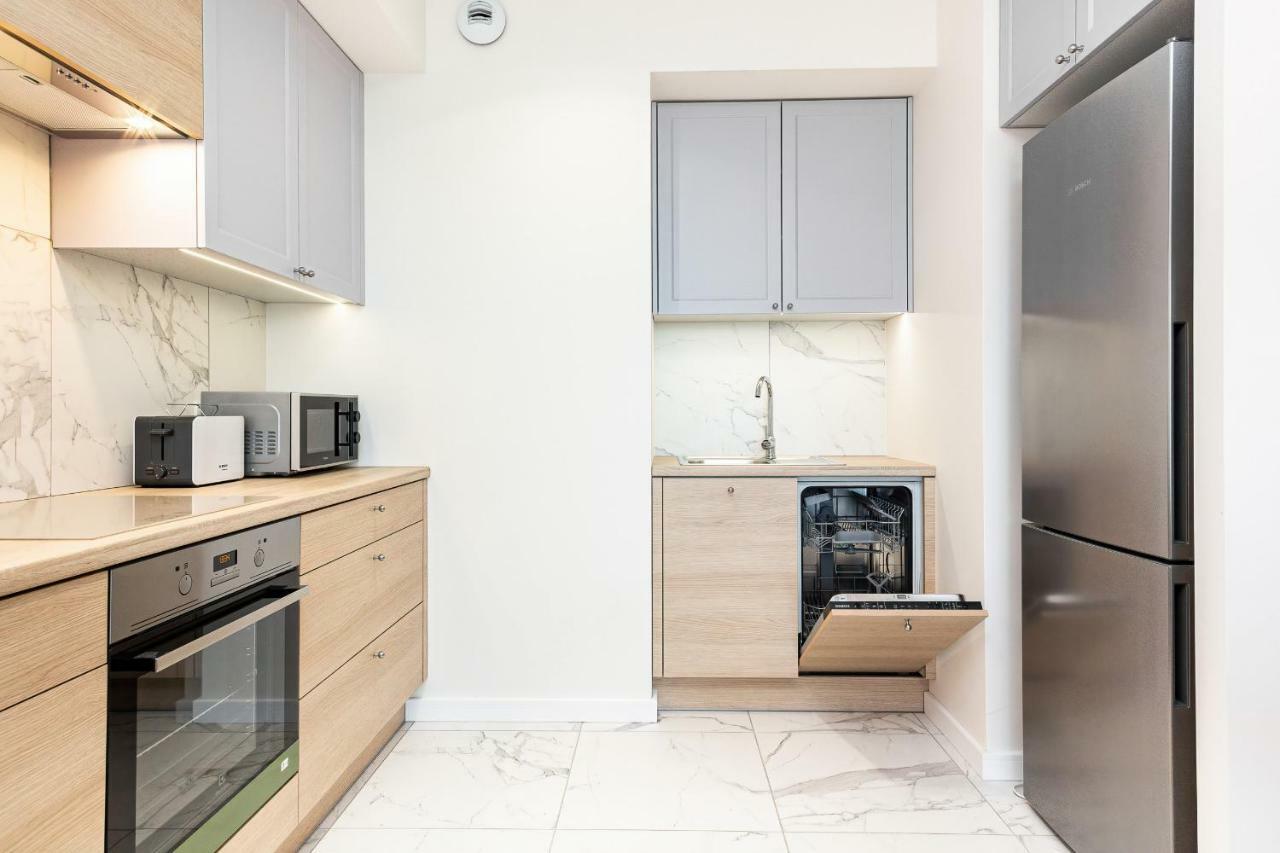 Apartment Walonska With Free Parking Wroclaw By Noclegi Renters Eksteriør billede